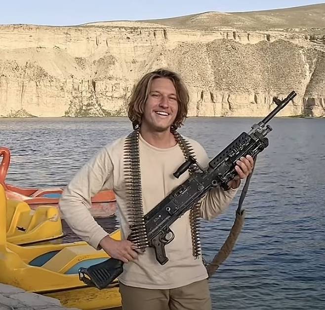 노스 센티넬 섬 불법 상륙하고 콜라 캔을 두고 간 혐의로 체포된 여행 인플루언서 미하일로 빅토로비치 폴리아코프 [데일리메일]