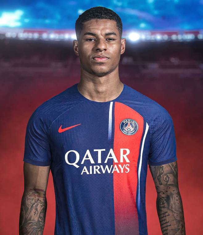 [스포츠조선 강우진 기자]맨체스터 유나이티드의 윙어 마커스 래시포드가 이강인이 뛰고 있는 파리 생제르망(PSG)으로 이동할 수 있다는 소식이다. 당초 아스톤 빌라가 완전 영입할 것이라는 예상이 나왔지만, PSG의 등장으로 래시포드의 향후 행보가 큰 관심을 끌고 있다. 래시포드는 지난 1월에 아스톤 빌라로 6개월 임대 이적하면서 새로운 시작을 알렸다. 최근 폼을 회복하면서 공격진을 이끌고 있다. 이를 기회로 잉글랜드 국가대표팀에도 재승선했다. 사진=SNS