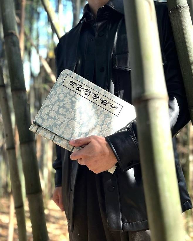 Internet_20250409_151825_1.jpeg K 감성 물씬 나는 갤럭시탭 케이스