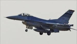 지난달 31일 열린 한·미공중연합훈련에서 주한미군 오산공군기지로 착륙하는 F-16 전투기.