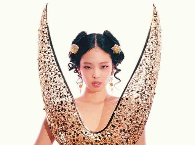 불교 선 사상에 영감받아 곡 ‘ZEN’을 제작한 제니.  [사진 = 뮤직비디오 캡처]