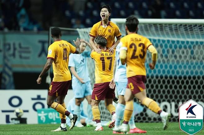[서울=뉴시스] 프로축구 K리그1 광주FC의 강희수. (사진=한국프로축구연맹 제공) *재판매 및 DB 금지