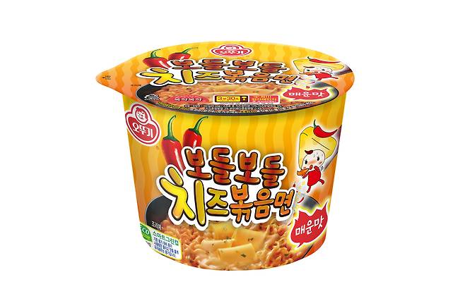 오뚜기 ‘보들보들 치즈볶음면 매운맛’. 오뚜기 제공