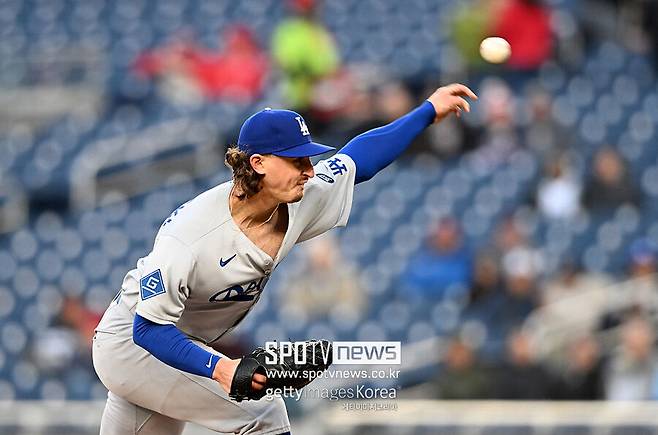 ▲ 9일(한국시간) 미국 워싱턴 DC 내셔널스파크에서 열린 2025 메이저리그 워싱턴 내셔널스와 경기에 선발 등판한 로블레스키는 5이닝을 책임졌지만 피홈런 2개를 포함한 피홈런 8개로 8실점하면서 2-8 패배를 막지 못하고 패전 멍에를 썼다.