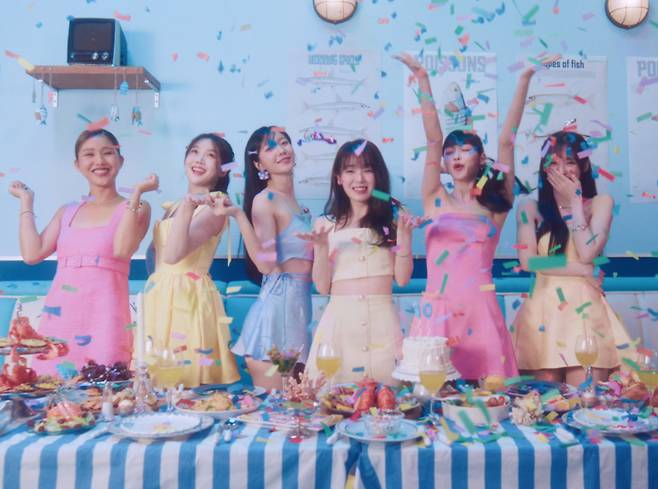 /사진=오마이걸 ‘Oh My’ 뮤직비디오