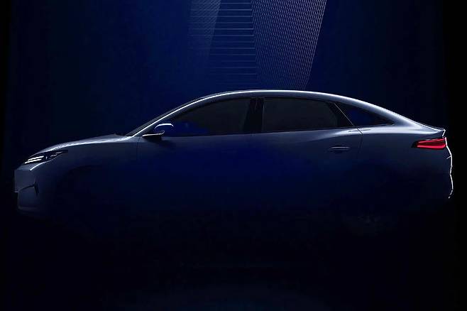 BYD e7 티저 이미지