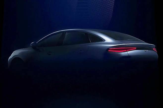 BYD e7 티저 이미지