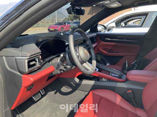 포르쉐 마칸 일렉트릭