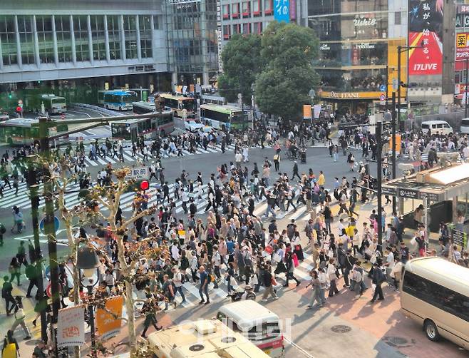 글로벌 VC가 차린 스타트업 육성 공간이 즐비한 도쿄 시부야 중심부의 스크램블 교차로의 모습. (사진=박소영 기자)
