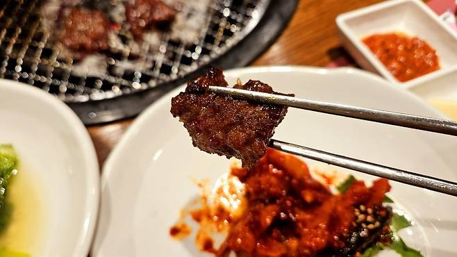 20250409_191957.jpg 회사 대표님이 사주신 한우 그리고 선물