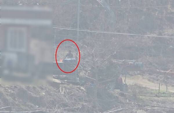 치악산 인근 A씨가 불을 지르는 모습. 연합뉴스