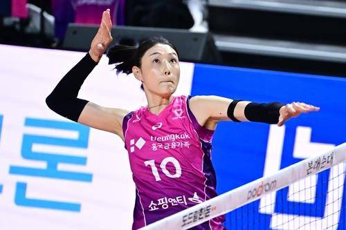 공격하는 흥국생명의 김연경 [한국배구연맹 제공. 재판매 및 DB 금지]