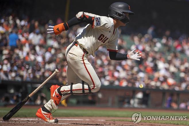달리는 이정후 [AP=연합뉴스]