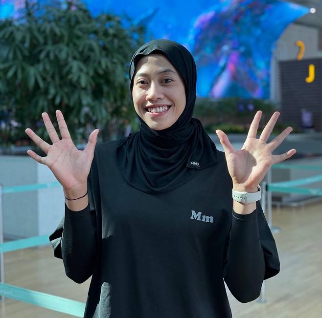 인천공항을 통해 출국하기 전 인사하는 메가 [정관장 배구단 제공. 재판매 및 DB 금지]