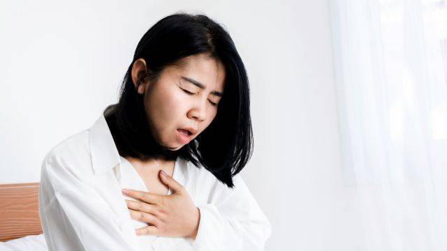 무심코 반복하는 습관은 위산 역류를 악화시킨다 | 출처: 게티이미지뱅크