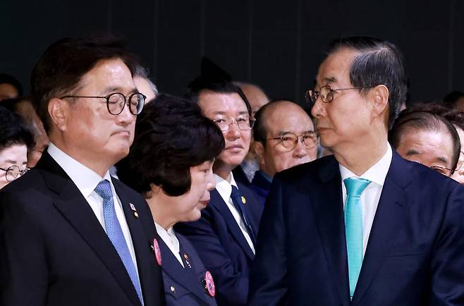 한덕수 대통령 권한대행 국무총리와 우원식 국회의장이 11일 서울 서대문구 국립대한민국임시정부기념관에서 열린 대한민국임시정부 수립 106주년 기념식에 참석하고 있다. (대통령실통신사진기자단) 2025.04.11.뉴시스