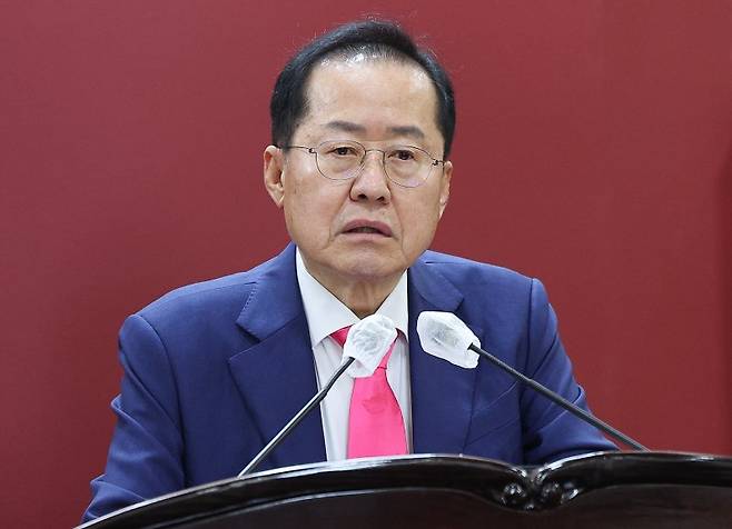 홍준표 대구시장이 10일 대구시의회에서 퇴임 인사를 하고 있다. /사진=연합뉴스