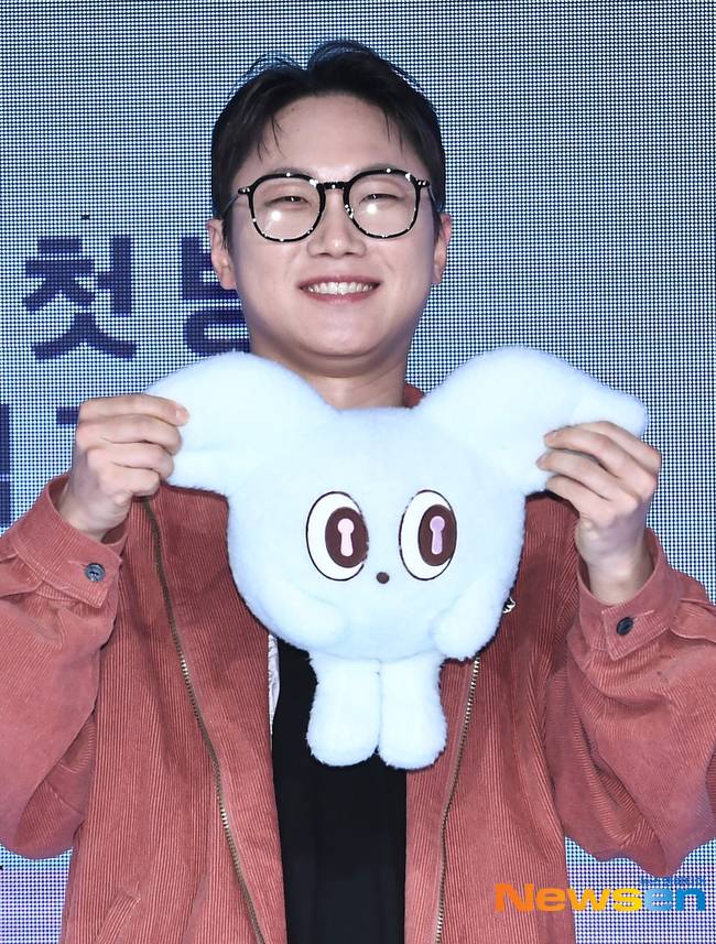 빠니보틀, 뉴스엔DB