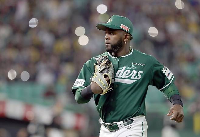 ▲ 최정과 화이트가 아직 복귀하지 못한 상태에서 에레디아의 부상으로 SSG는 시즌 최대의 위기를 맞이했다 ⓒSSG랜더스