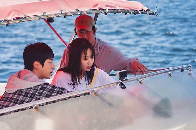 방탄소년단 진·기안84·지예은 '대환장 기안장', 넷플릭스 韓 2위·日 5위..17개국 '톱 10'