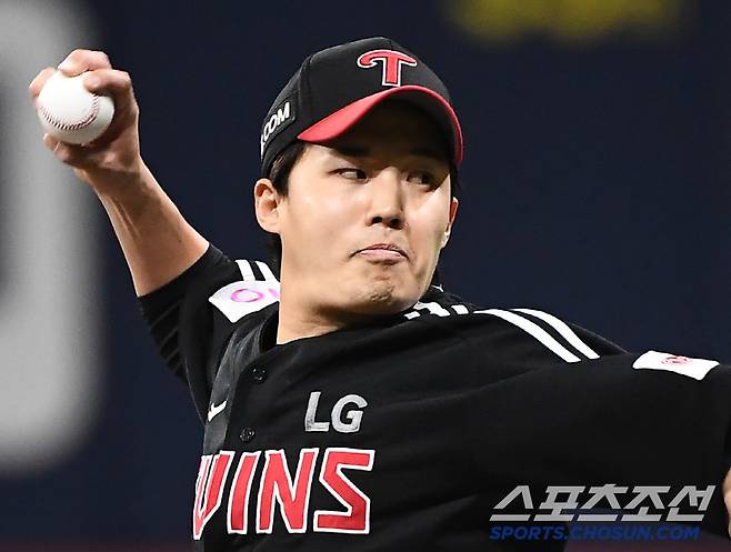 10일 서울 고척스카이돔에서 열린 LG-키움전. LG 선발투수 임찬규가 투구하고 있다. 고척=정재근 기자 cjg@sportschosun.com/2025.4.10/