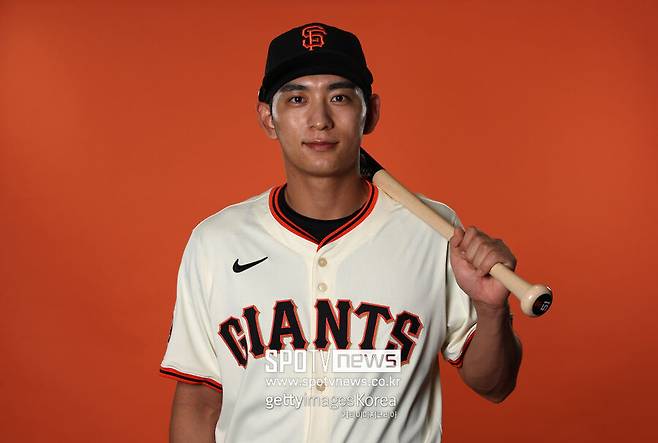 ▲ ESPN은 이정후가 루이스 아라에스를 제치고 2025년 시즌 내셔널리그 타격왕 타이틀을 차지할 것이라고 바라봤다.