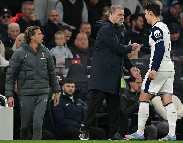 ▲ 토트넘 홋스퍼 엔제 포스테코글루 감독은 내부에 정보 유출자가 있다고 분노했다. 손흥민은 후반 교체 됐다. ⓒ연합뉴스/AFP/REUTERS