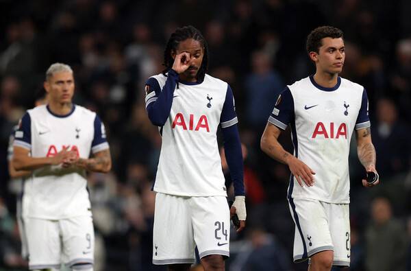 ▲ 토트넘 홋스퍼 엔제 포스테코글루 감독은 내부에 정보 유출자가 있다고 분노했다. 손흥민은 후반 교체 됐다. ⓒ연합뉴스/AFP/REUTERS