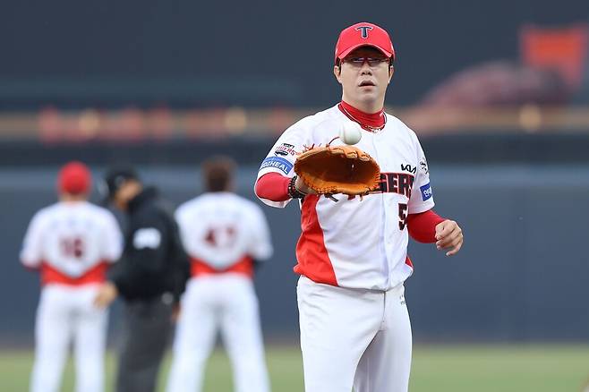 ▲ 양현종은 올 시즌 첫 4경기에서 평균자책점 6점대를 기록하며 자신에게 걸린 기대치를 충족하지 못하고 있다 ⓒKIA타이거즈