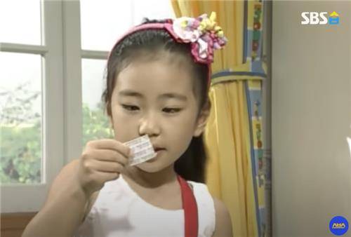 미달이의 포켓몬 띠부씰 수집 [SBS 유튜브 캡처. DB 및 재판매 금지]