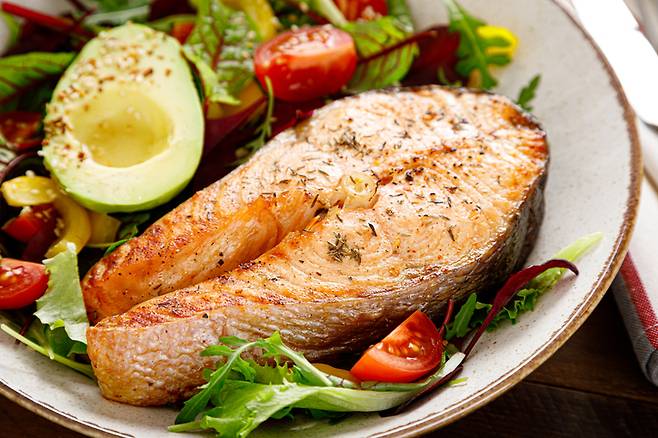 포화지방을 많이 먹으면 혈관질환, 비만을 유발하지만, 불포화지방은 오히려 혈관을 깨끗하게 해줘 혈관질환 예방에 도움을 준다. [사진=게티이미지뱅크]