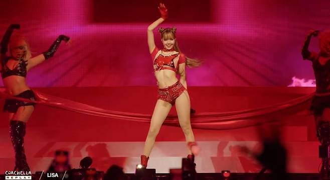 리사. 사진 | 코첼라 유튜브 영상 캡처