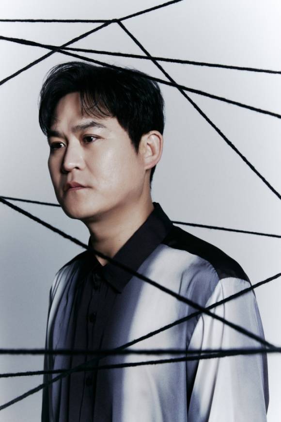 배우 김성균이 넷플릭스 시리즈 '악연'에서 길룡으로 분해 이희준 박해수 등과 호흡을 맞췄다. /넷플릭스