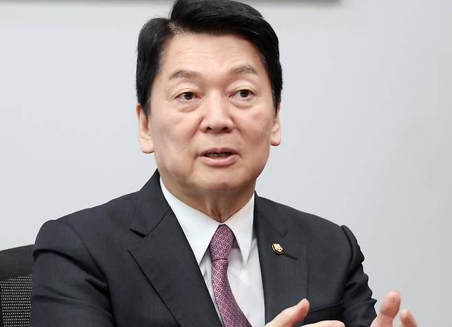 안철수 국민의힘 의원이 지난 11일 국회 의원회관에서 한국경제신문과 인터뷰하고 있다. 강은구 기자