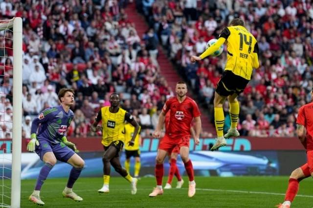 도르트문트는 뤼에르손의 크로스, 김민재의 수비 미스가 이어지며 바이어의 헤더골로 먼저 앞섰다. 사진=보루시아 도르트문트 SNS