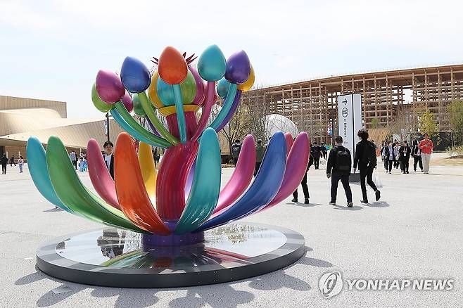 하루 앞으로 다가온 오사카엑스포 (오사카=연합뉴스) 박상현 특파원 = 일본 오사카·간사이 만국박람회(오사카 엑스포) 개막을 하루 앞두고 개회식이 열린 12일 엑스포 박람회장 내부 모습.