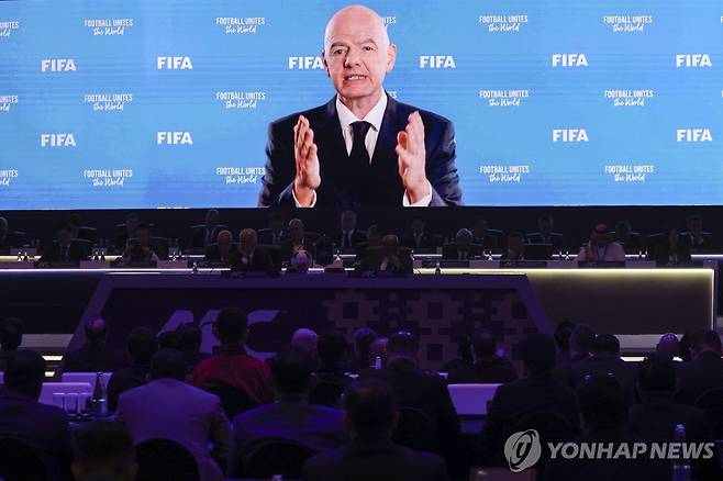 영상 메시지 보낸 인판티노 FIFA 회장 [EPA=연합뉴스]