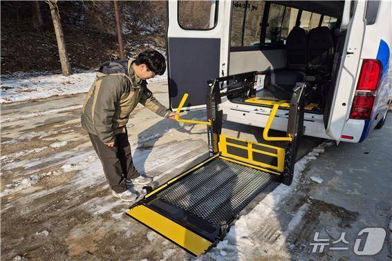 국립공원공단 덕유산국립공원사무소 ‘친환경 전기셔틀버스’ 무료 운행 (공원 제공. 재판매 및 DB 금지)2025.4.14/뉴스1