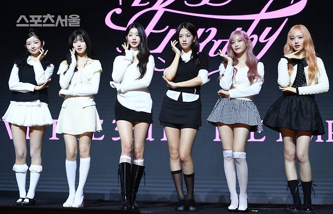 아이브 레이, 가을, 장원영, 안유진, 이서, 리즈(왼쪽부터)가 미니3집 ‘아이브 엠파시(IVE EMPATHY)’  발매 기념 기자간담회에서 포즈를 취하고 있다.  2025. 2. 3. 최승섭기자 thunder@sportsseoul.com