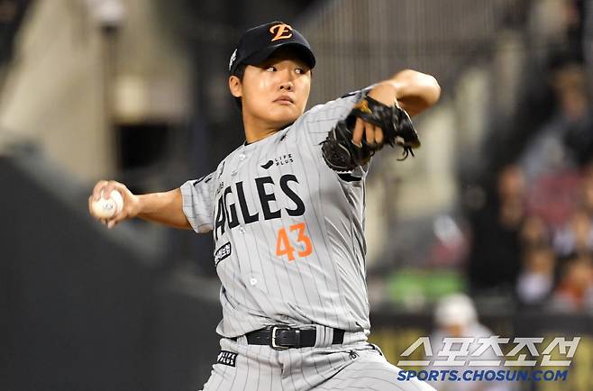 8일 잠실구장에서 열린 두산 베어스와 한화 이글스의 경기. 한화 정우주가 역투하고 있다. 잠실=박재만 기자 pjm@sportschosun.com/2025.04.08/