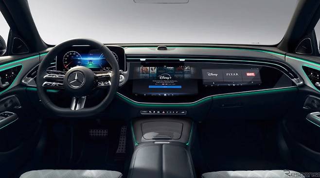 메르세데스 벤츠가 월트 디즈니 컴퍼니의 스트리밍 서비스 '디즈니 플러스'를 차량 엔터테인먼트 시스템에 도입한다.