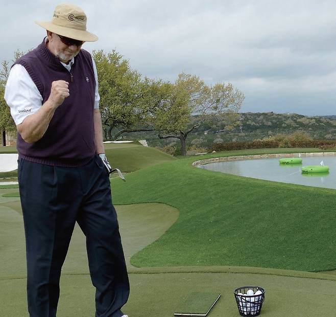 2000년 골프 다이제스트가 펠츠를 ‘20세기 가장 영향력 있는 강사 10인 중 한 명’으로 선정했을 당시 모습. /사진= pelzgolf(pelzgolf.com/)