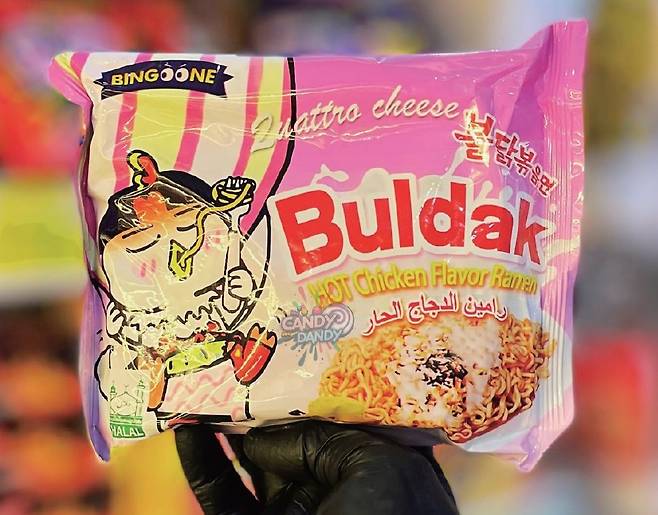 이집트의 한 잡화점이 불닭볶음면 위조품을 소셜미디어에서 홍보하고 있다. /사진= 인스타그램