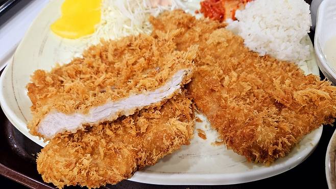 20250413_133942.jpg 일요일 점심 신도림테크노마트 푸드코트 돈까스