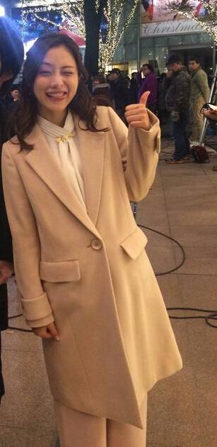 혀 내미는 버릇이 있는 이시하라 사토미