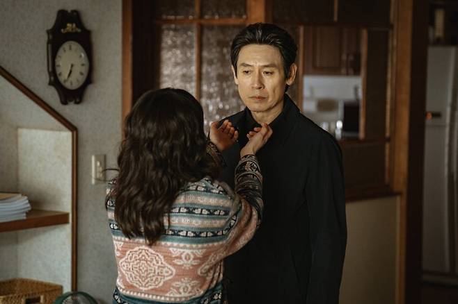 '하이퍼나이프'에서 천재 신경외과의를 연기한 설경구. 디즈니플러스 제공