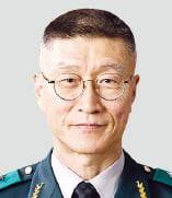 김경중 
육군부사관학교장