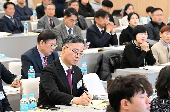 '토마스 선교사와 한국교회' 포럼 참가자들이 발표를 듣고 있다. 신석현 포토그래퍼