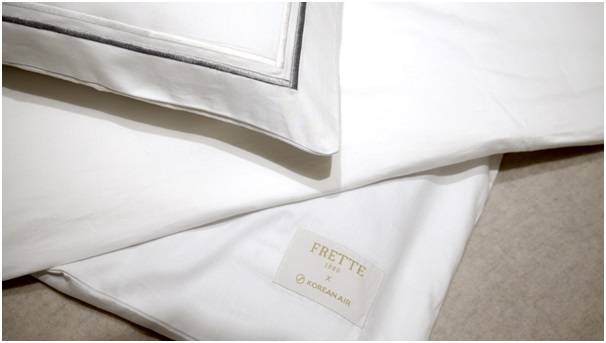 대한항공은 상위 클래스 침구로 전 세계 5~6성급 호텔에서 사용하는 이탈리아 하이엔드 브랜드 ‘프레떼(Frette)’를 선정했다. [사진제공 = 대한항공]