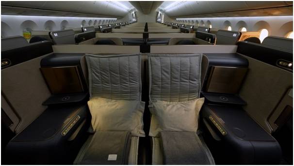 프레스티지석에 신규 서비스되는 프레떼의 누빔 매트리스. 담요와 베개도 고객 편의에 맞춰 개선했다. [사진제공 = 대한항공]